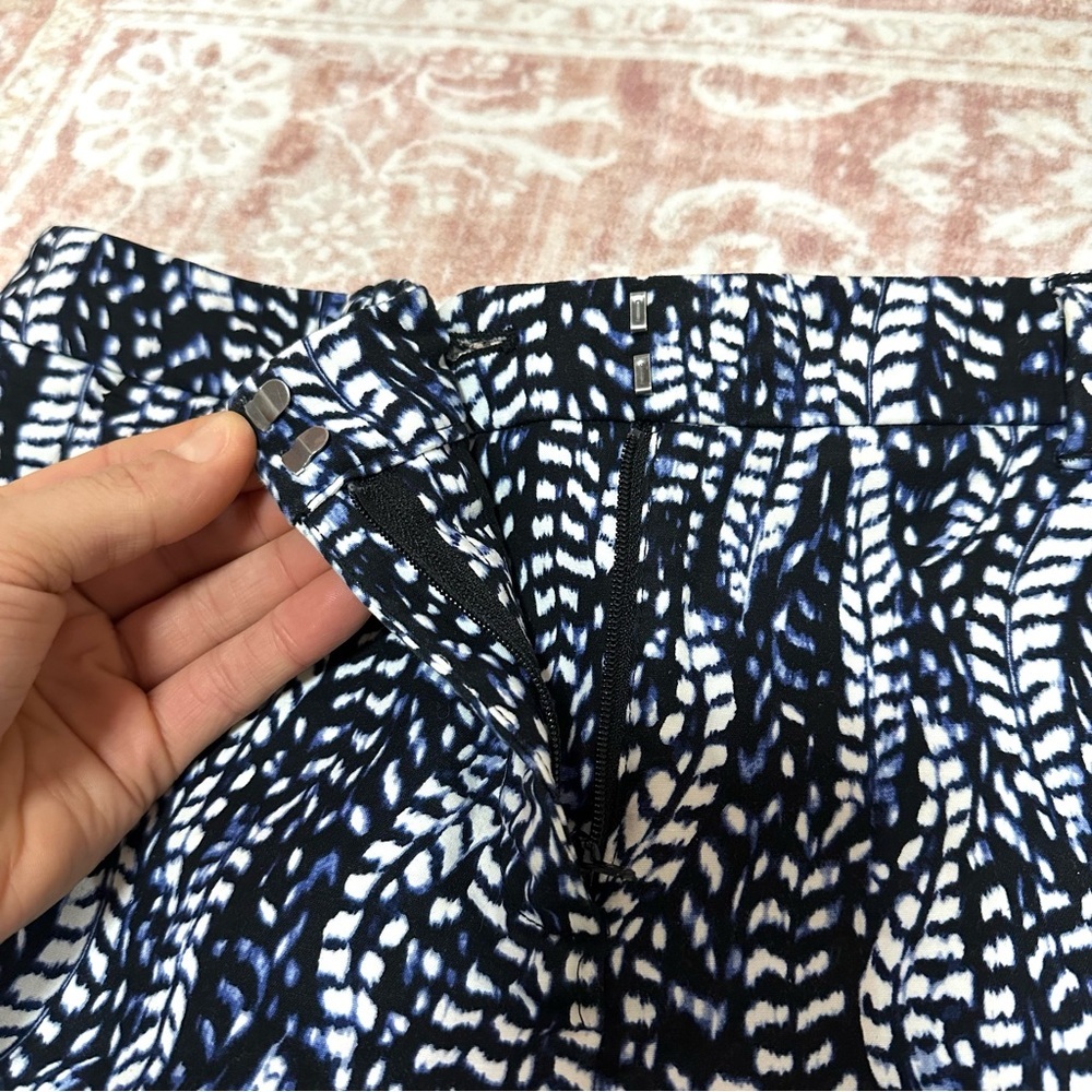 White House Black Market Patterned Shorts - Picture 3 of 8